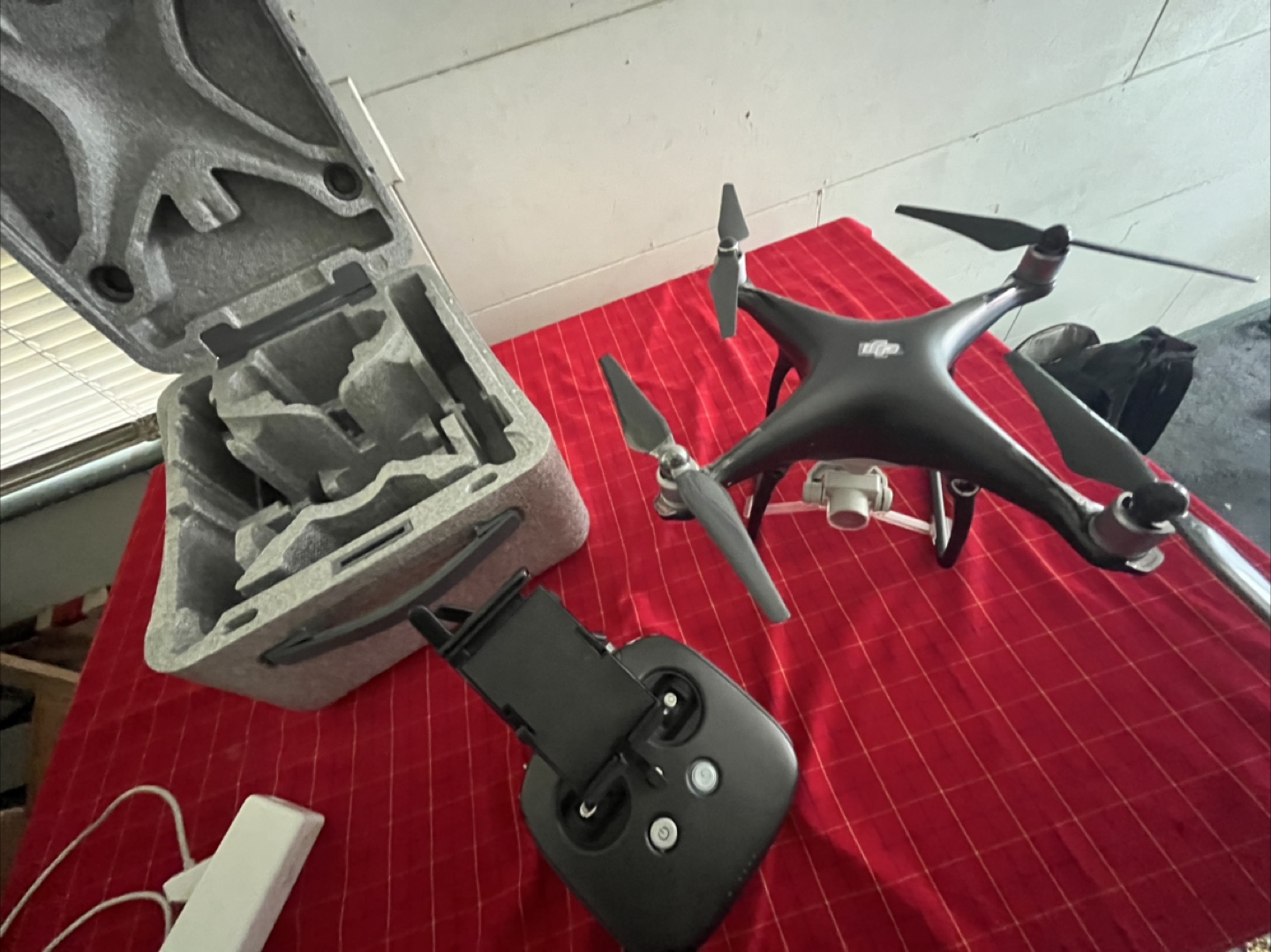 DJI Phantom 4 standard - Drone with Controller
