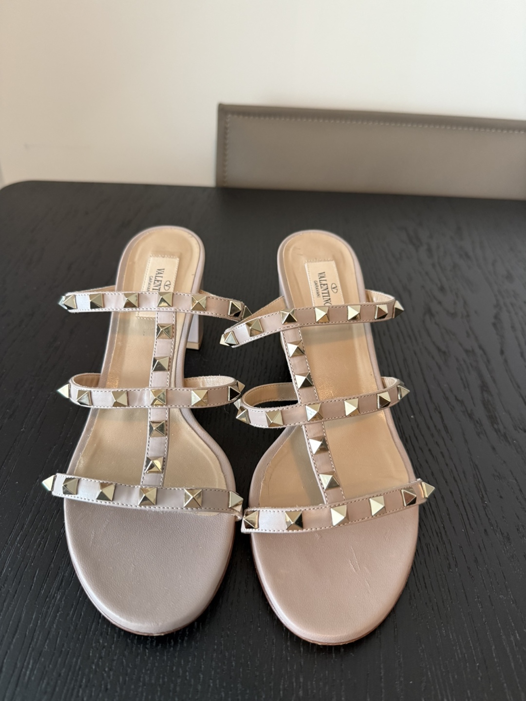 Valentino Rockstud Accents Leather Slides - photo 5