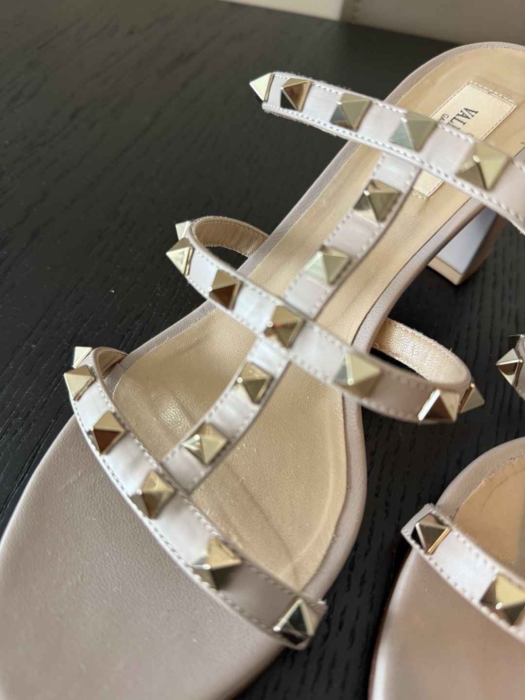 Valentino Rockstud Accents Leather Slides - photo 3