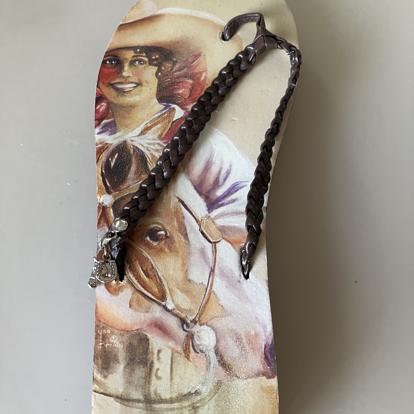 8-9 woman’s Bareback Kickers sandals