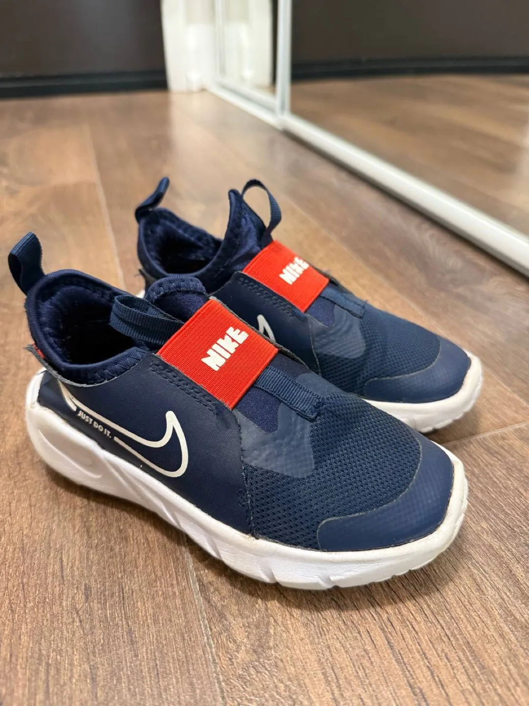 Nike Kids Shoes US 11 , EUR 28 thumbnail