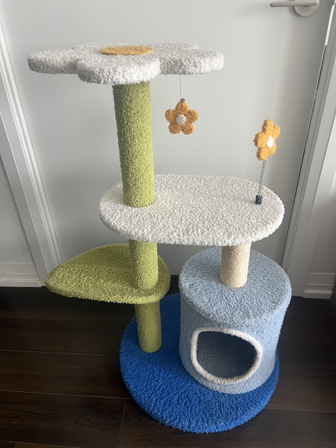 Cat Tree / Cat tower - Flower Shaped