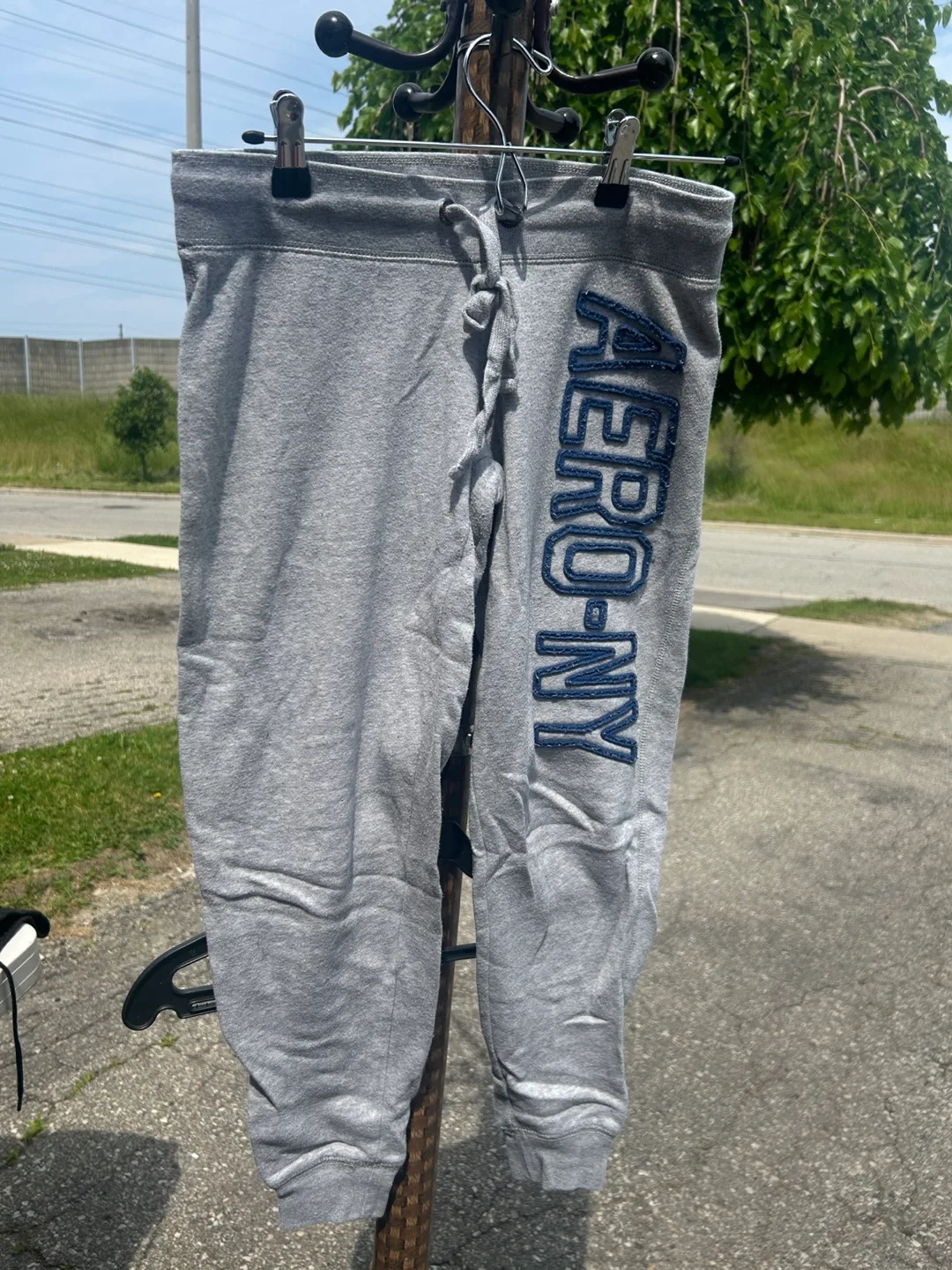 Aeropostale Grey Sweatpants thumbnail