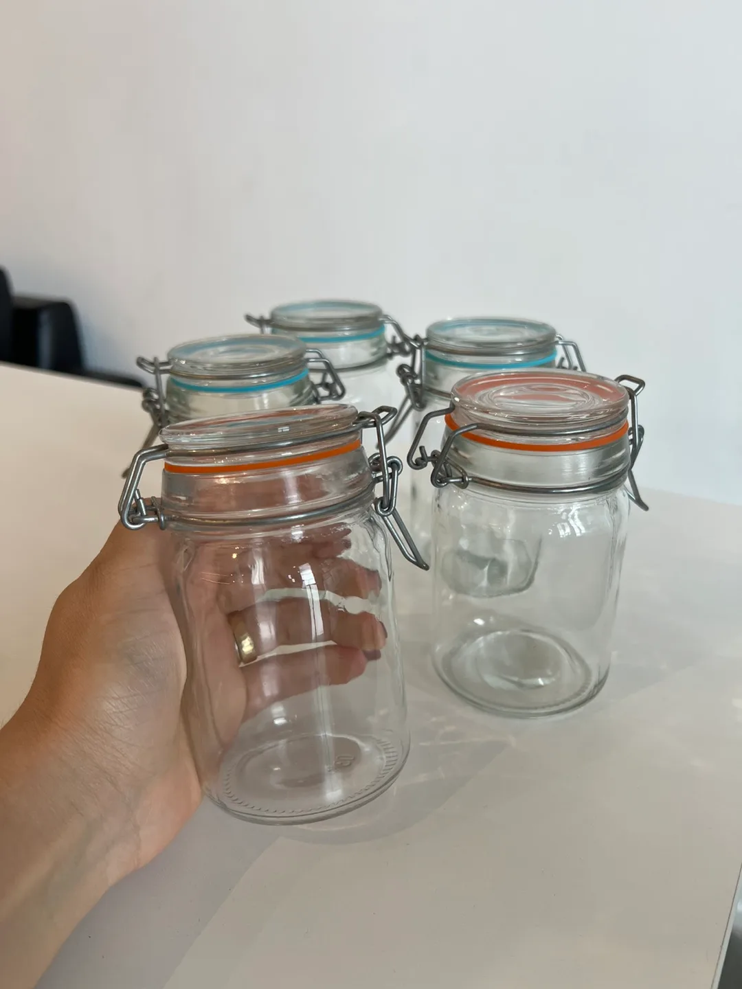Glass jars with airtight lids 🥕 image indicator(2)