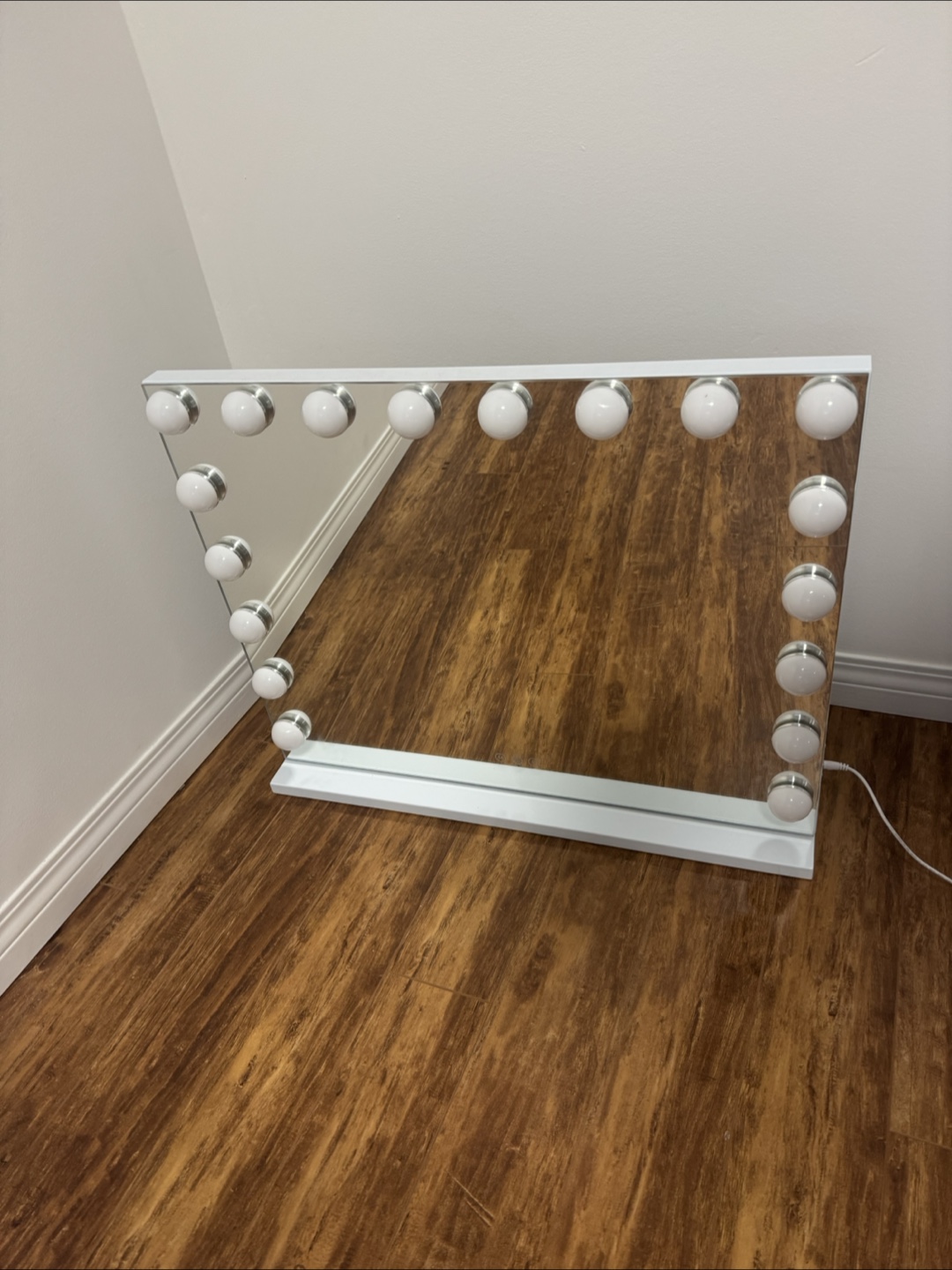 Makeup Mirror with Lights - photo 3