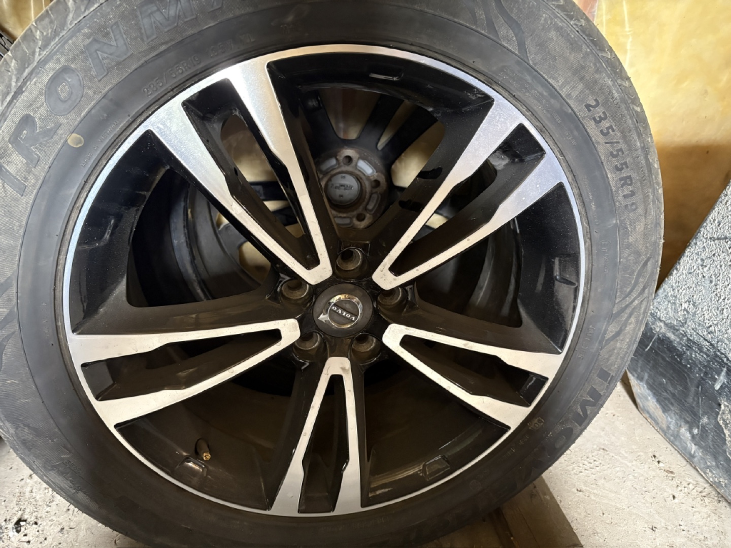Volvo Set Wheels