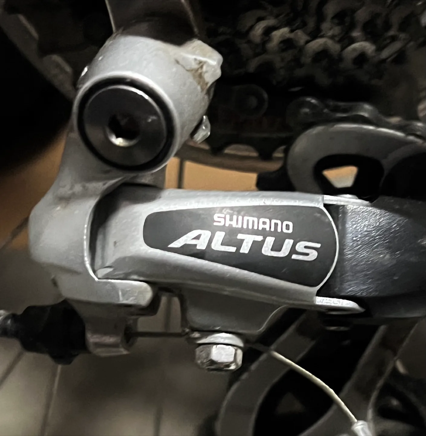 Kona Deluxe bicycle, barely used 28” wheel diameter image indicator(6)