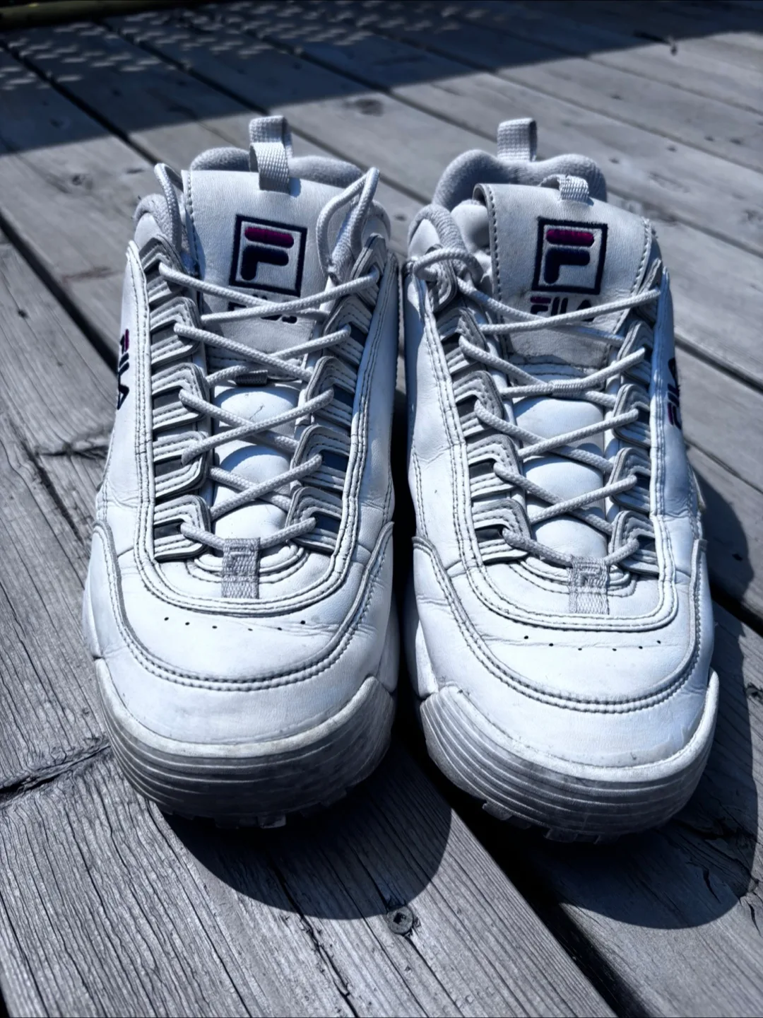 💚Fila White Sneakers (Men’s size 10) thumbnail