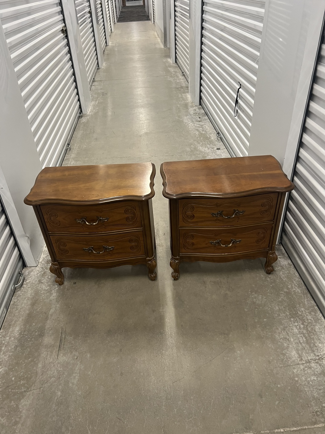 Bassett Matching Nightstands - photo 2