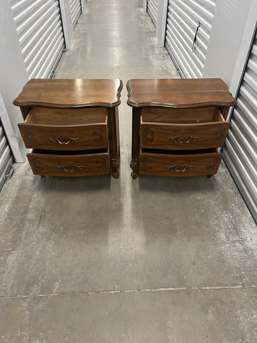 Bassett Matching Nightstands - photo 3