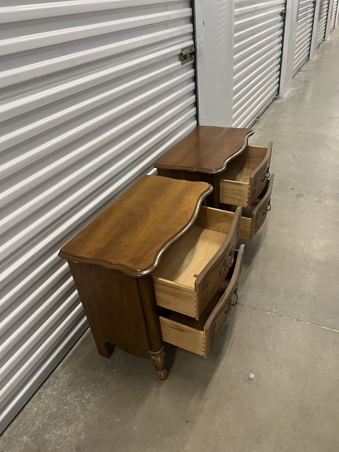 Bassett Matching Nightstands - photo 5