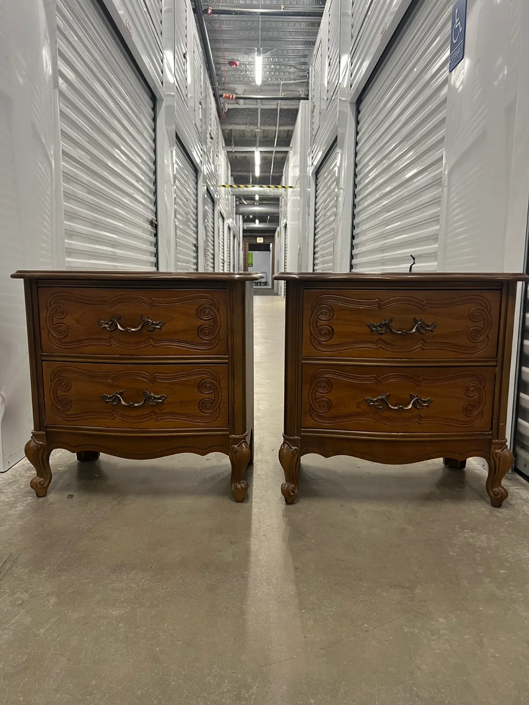 Bassett Matching Nightstands thumbnail