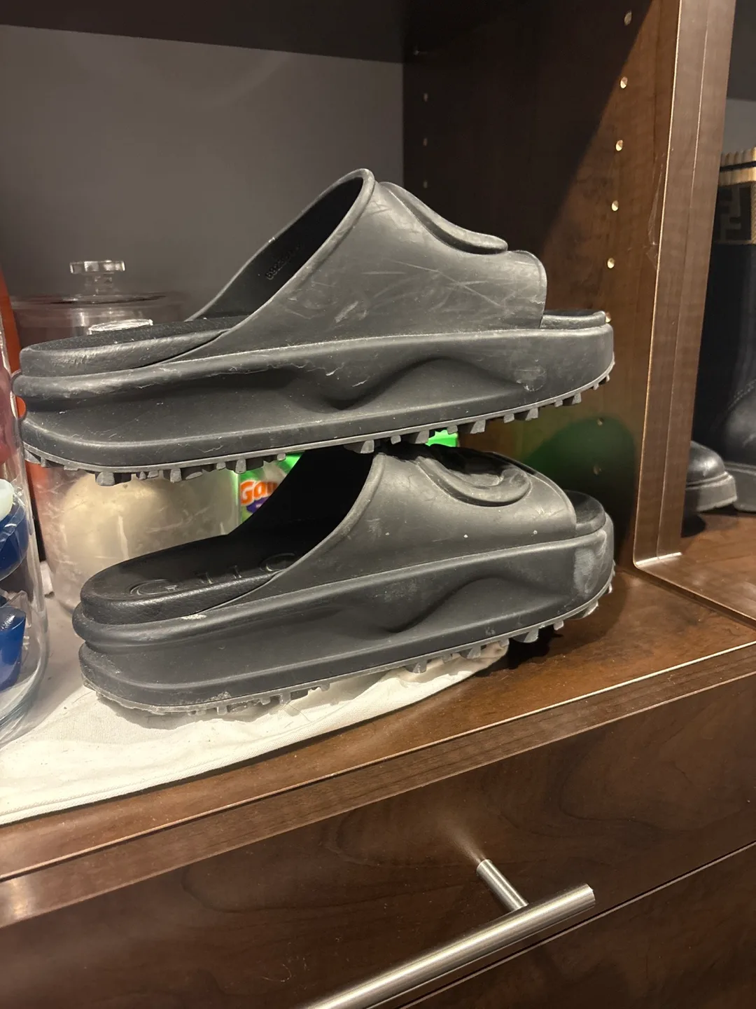 Authentic Gucci Slides image indicator(2)