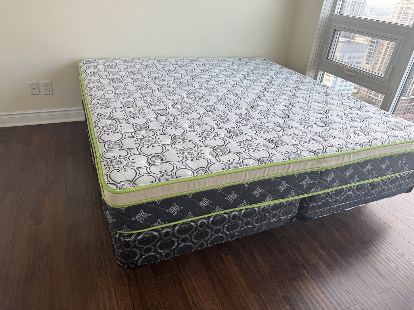 King size mattress - photo 3