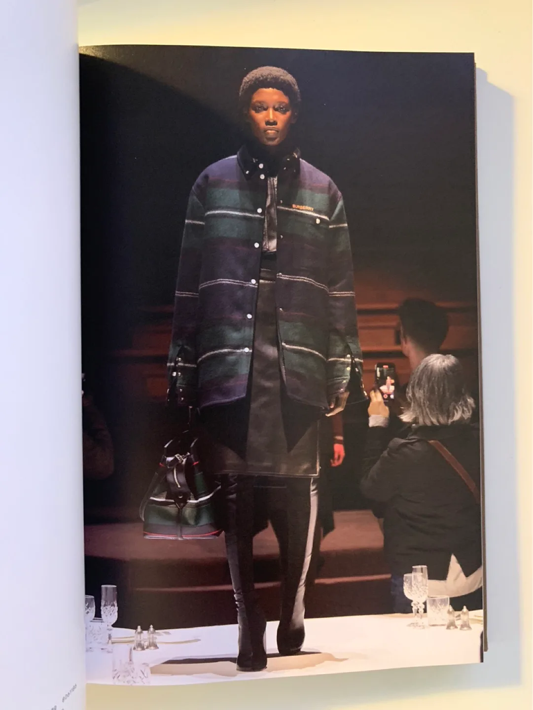 BURBERRY catalog image indicator(3)