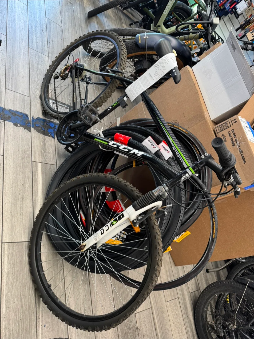 CCM Astro XT Mountain Bike image indicator(2)