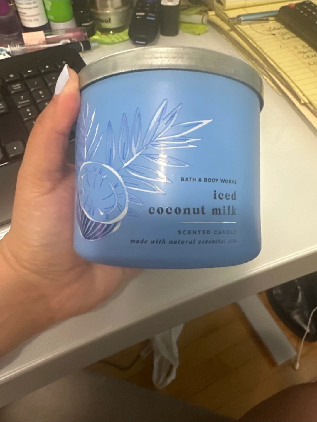 Bath & Body Works Iced Coconut Milk Scented Candle thumbnail