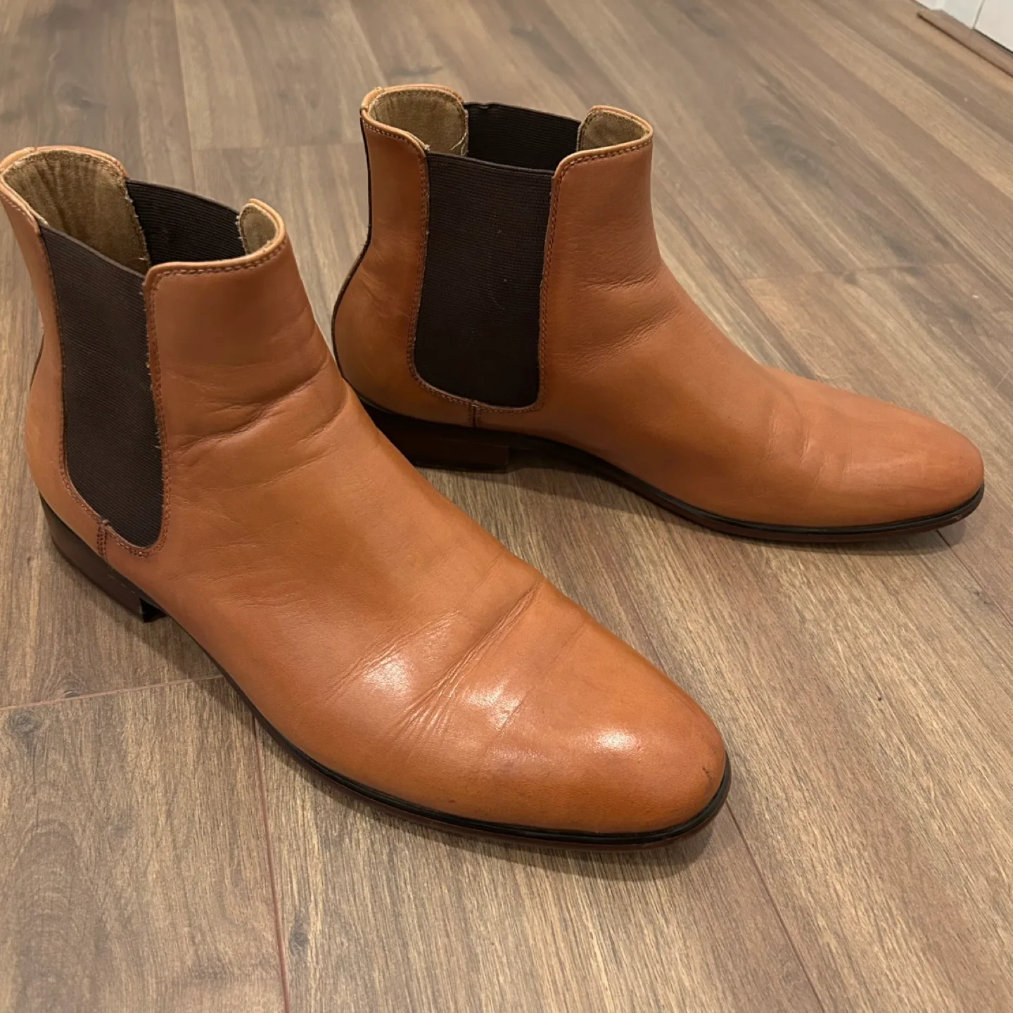 ALDO Leather Chelsea Boots image indicator(4)