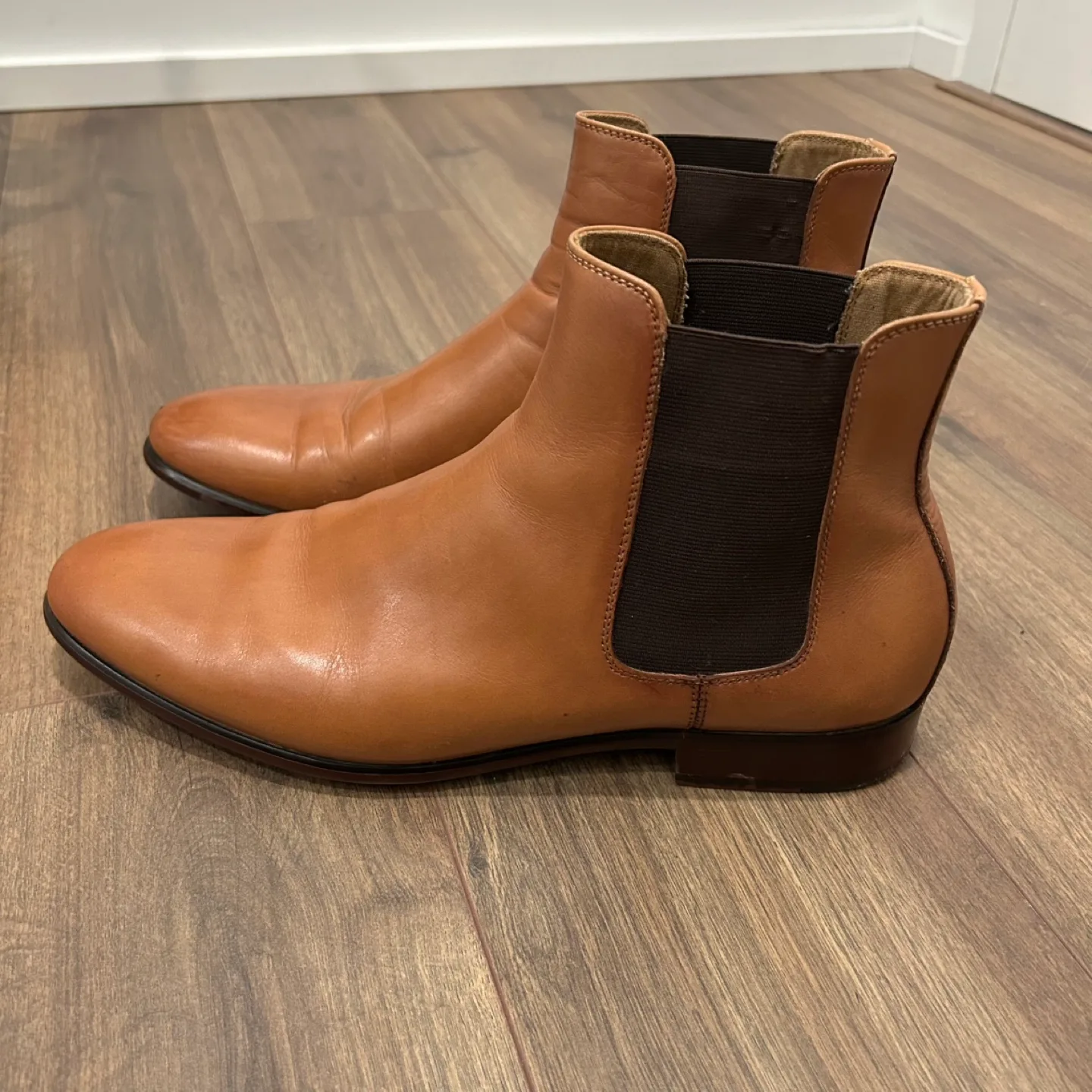 ALDO Leather Chelsea Boots image indicator(6)
