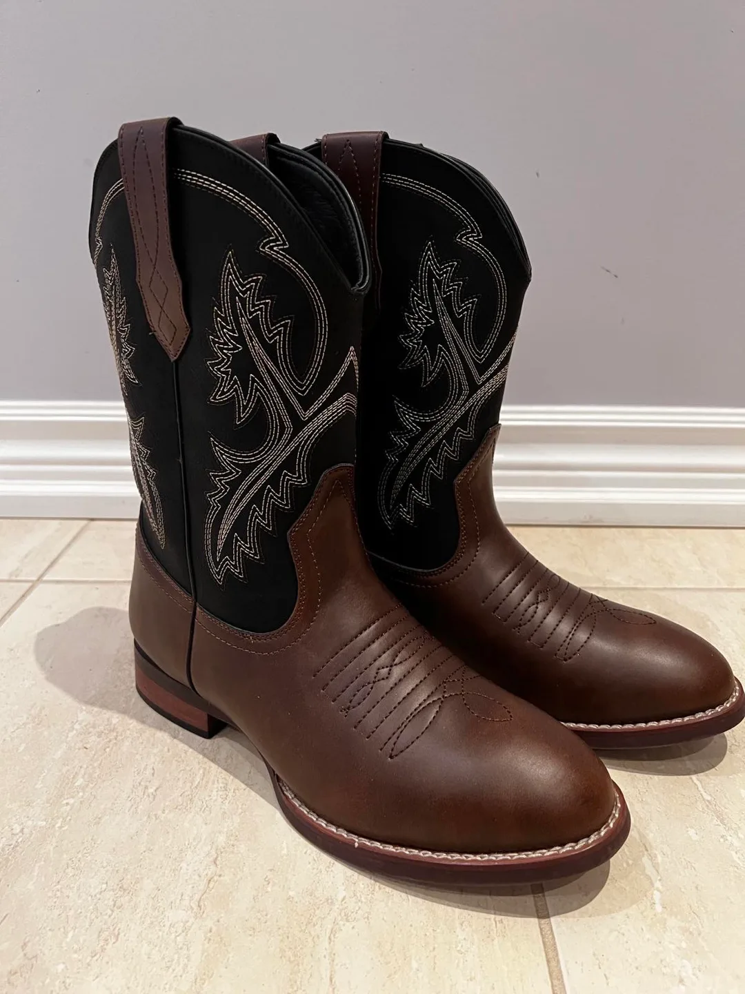 Stylish Cowboy Boots thumbnail