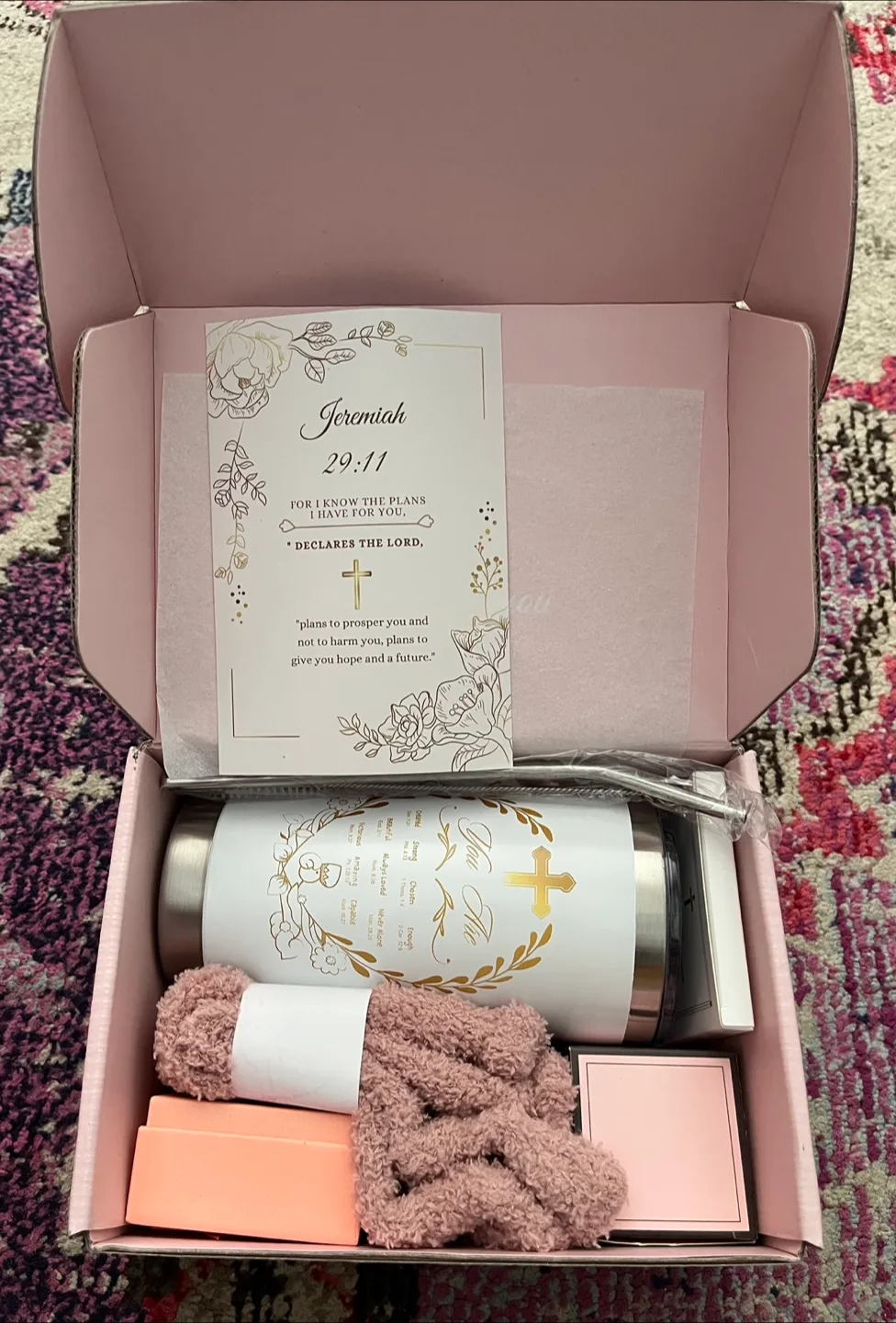 Gift Box With Tumbler and Accessories thumbnail