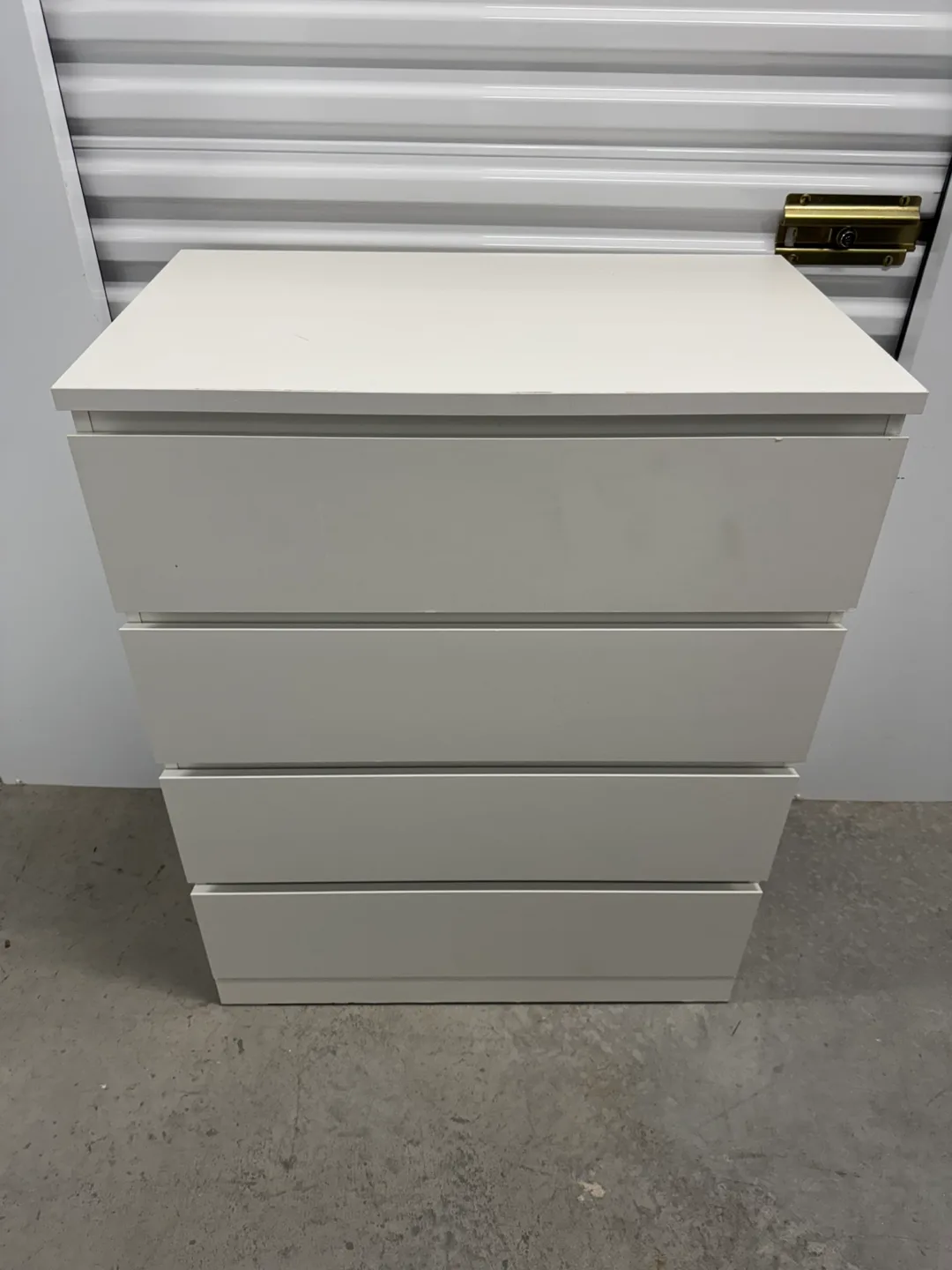 Ikea white malm dresser with 4 drawers (DELIVERY AVAILABLE) image indicator(2)