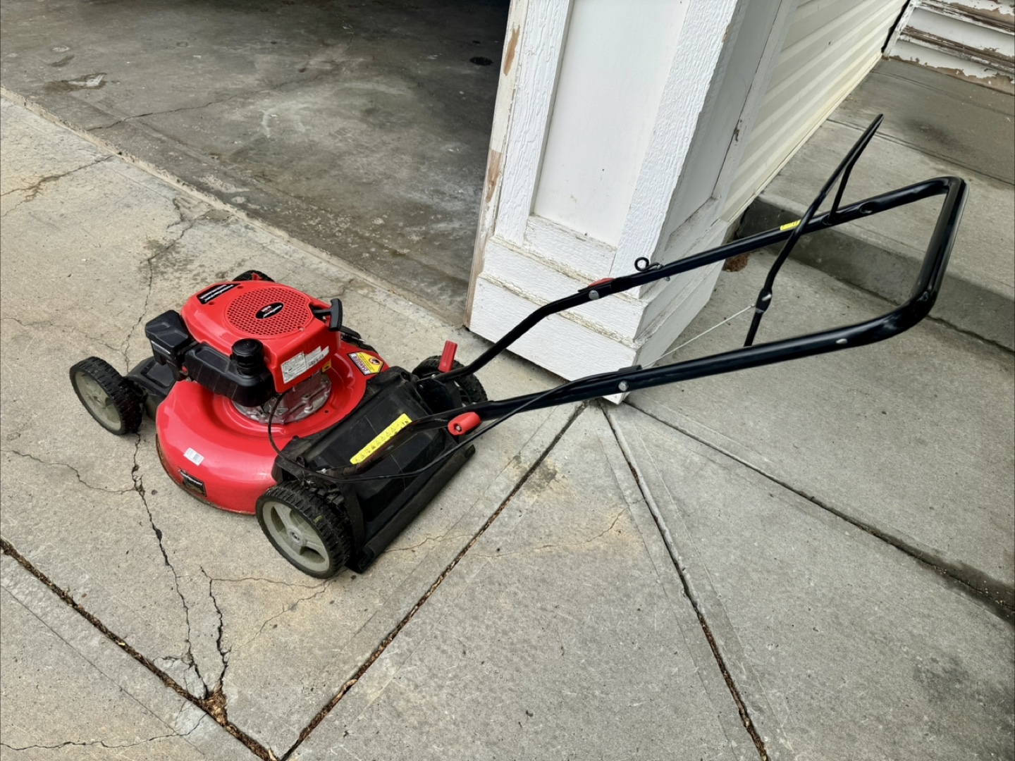 Almost new Powersmart Lawnmower - photo 3