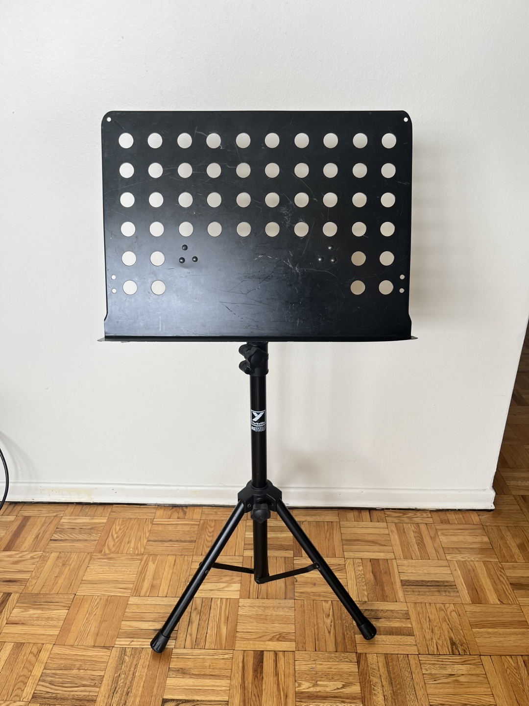 Black Metal Music Stand