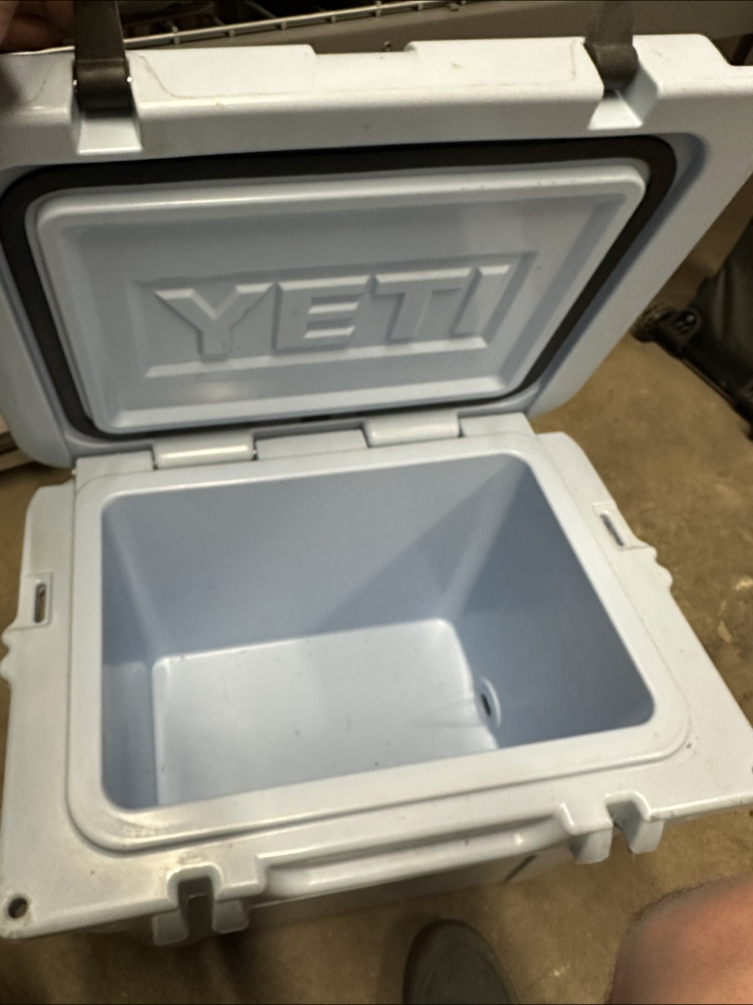 YETI Cooler - photo 2