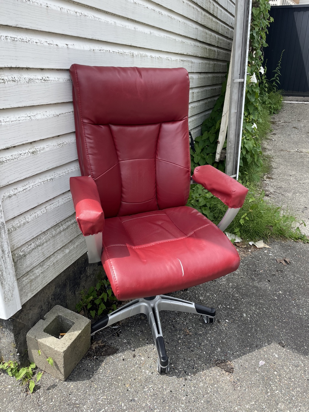 Red Office Chair - photo 2