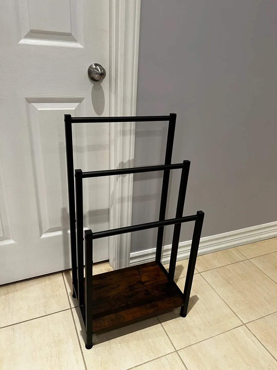 Industrial Style Towel Rack thumbnail
