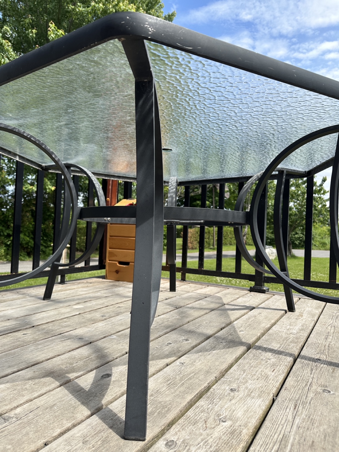 Beautiful Large Patio Table (CAN DELIVER) - photo 5