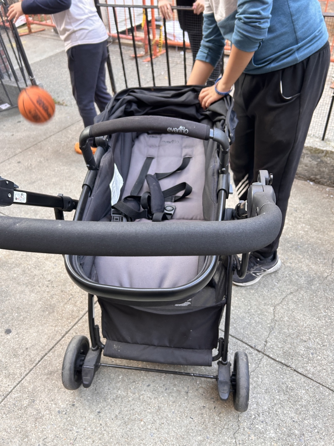 Evenflo Stroller - photo 2