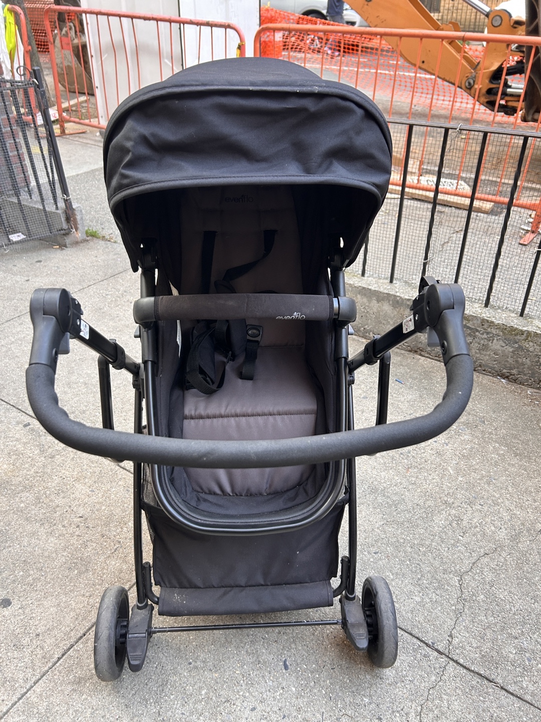 Evenflo Stroller - photo 4