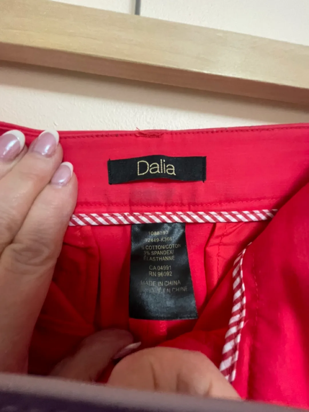 Dalia Red ankle Pants image indicator(4)