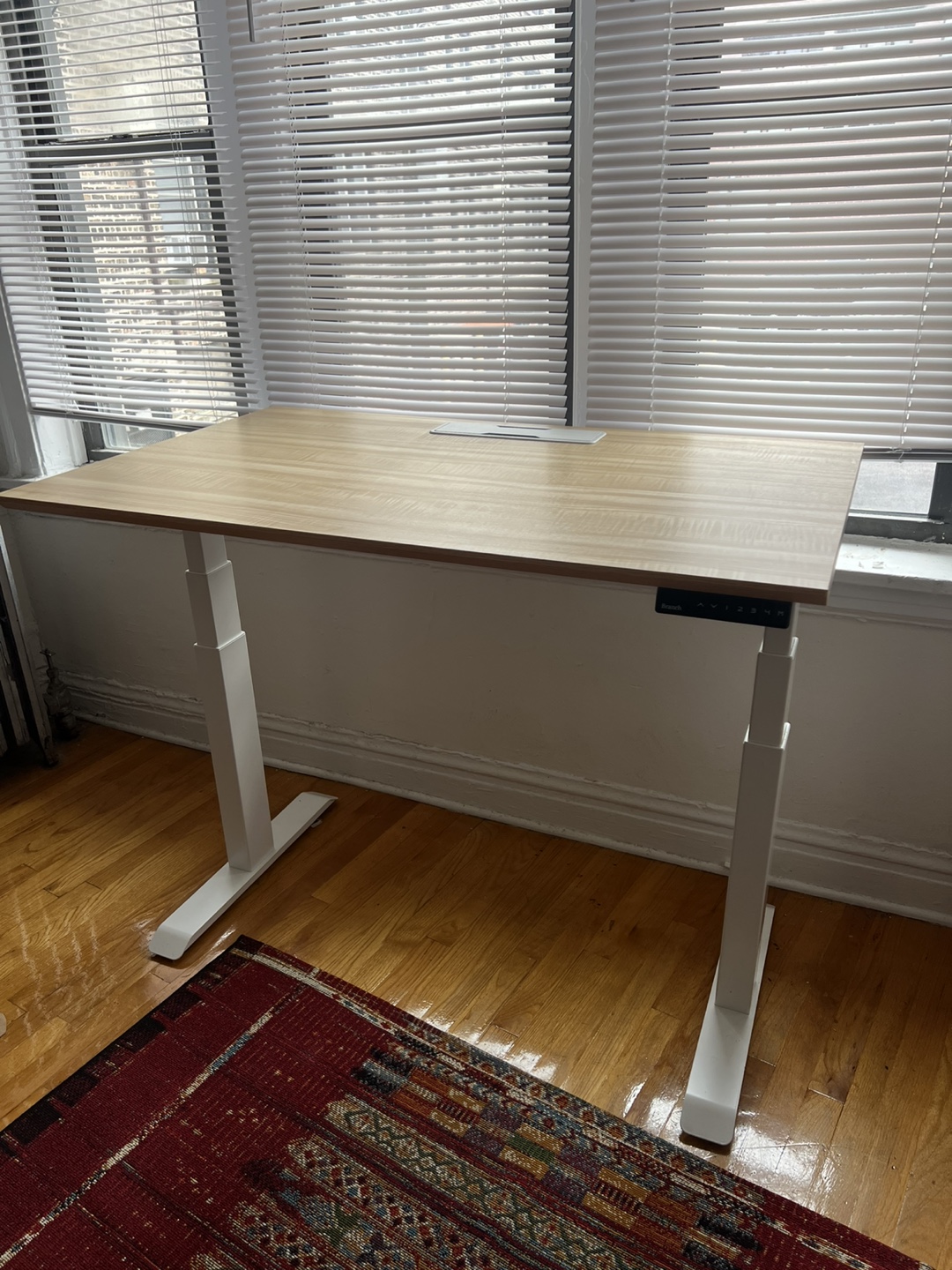 Electronic Adjusting Standing Desk