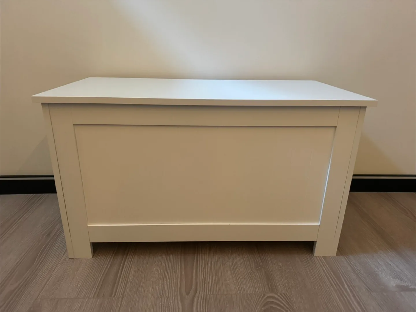 WHITE 31INCH MODERN STORAGE CHEST thumbnail