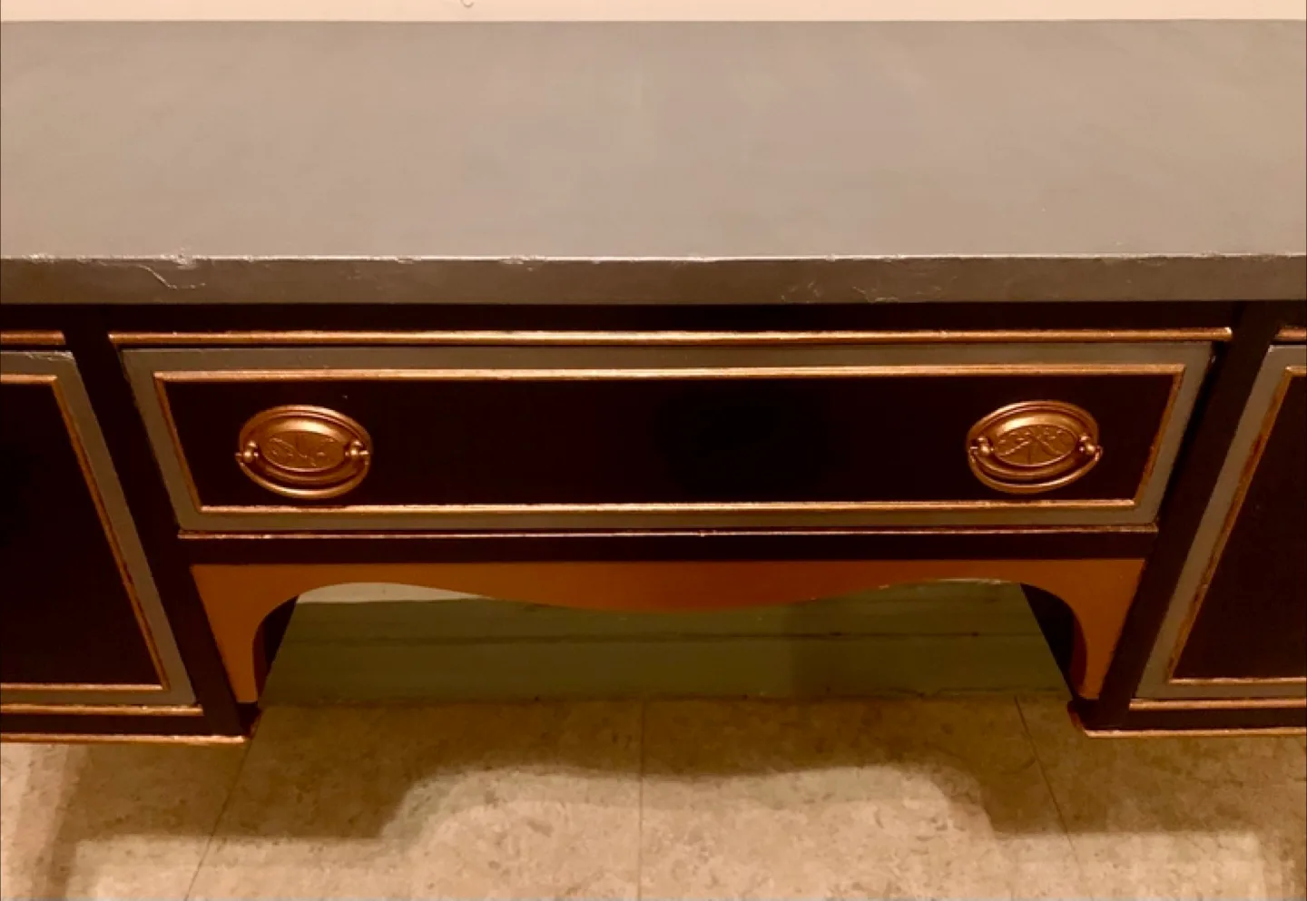 Handpainted Antique Desk 💚 image indicator(7)