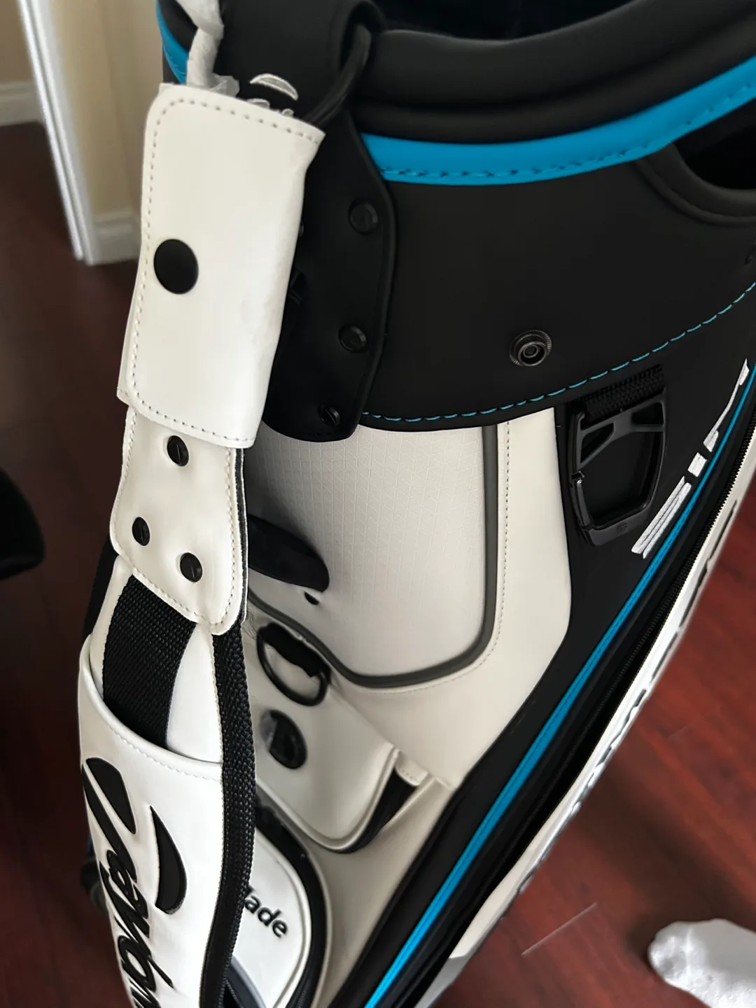 TaylorMade Golf Bag image indicator(5)