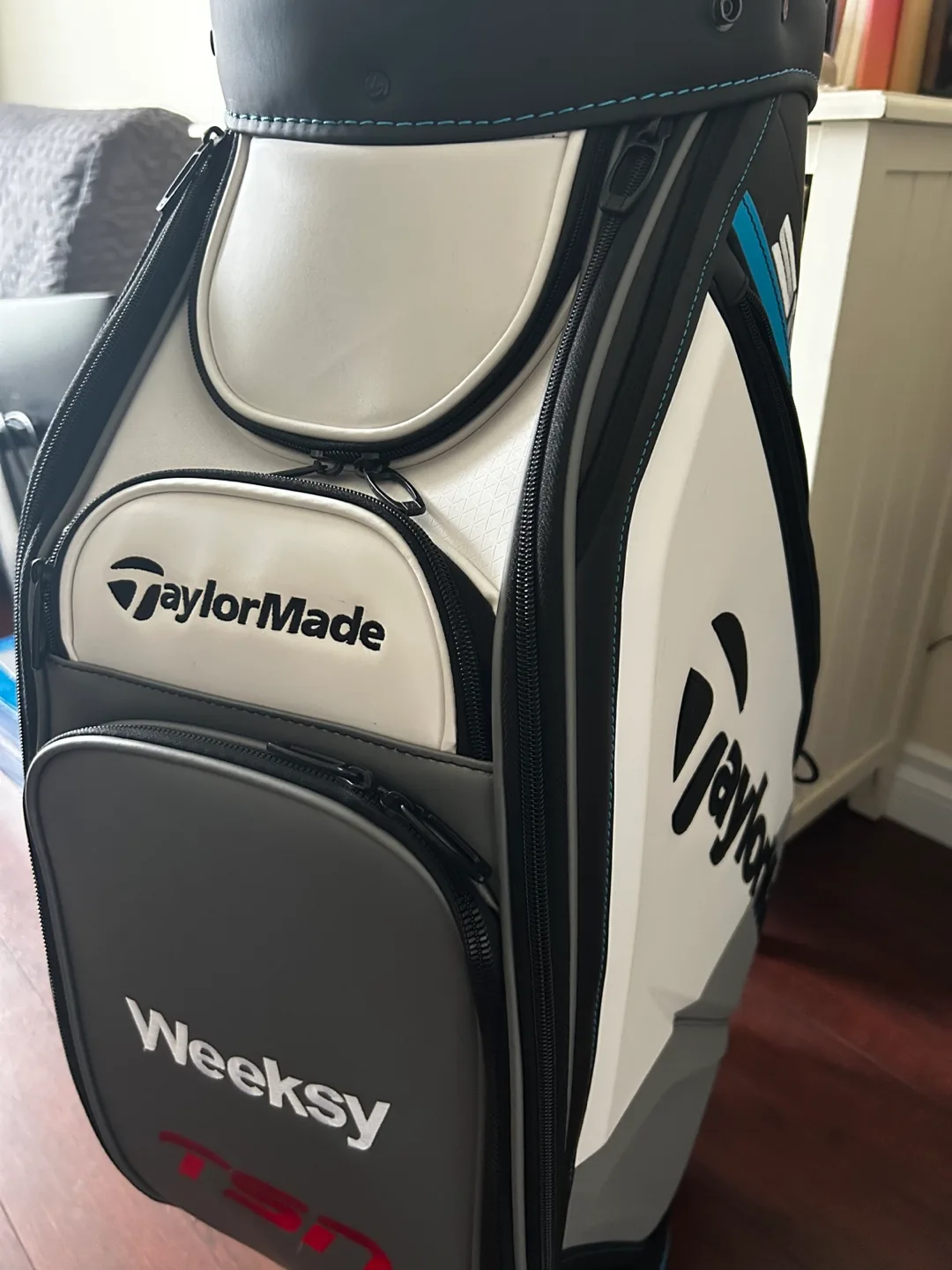 TaylorMade Golf Bag image indicator(2)
