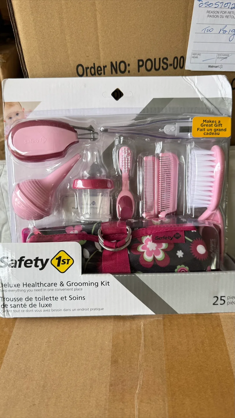 Safety 1st Deluxe Healthcare & Grooming Kit thumbnail