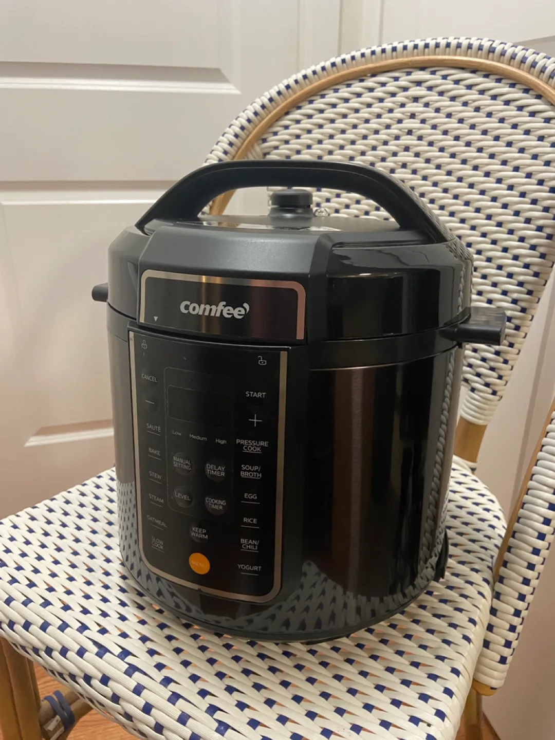 COMFEE’ Pressure Cooker – Brand New, 6Qt, 9-in-1 thumbnail
