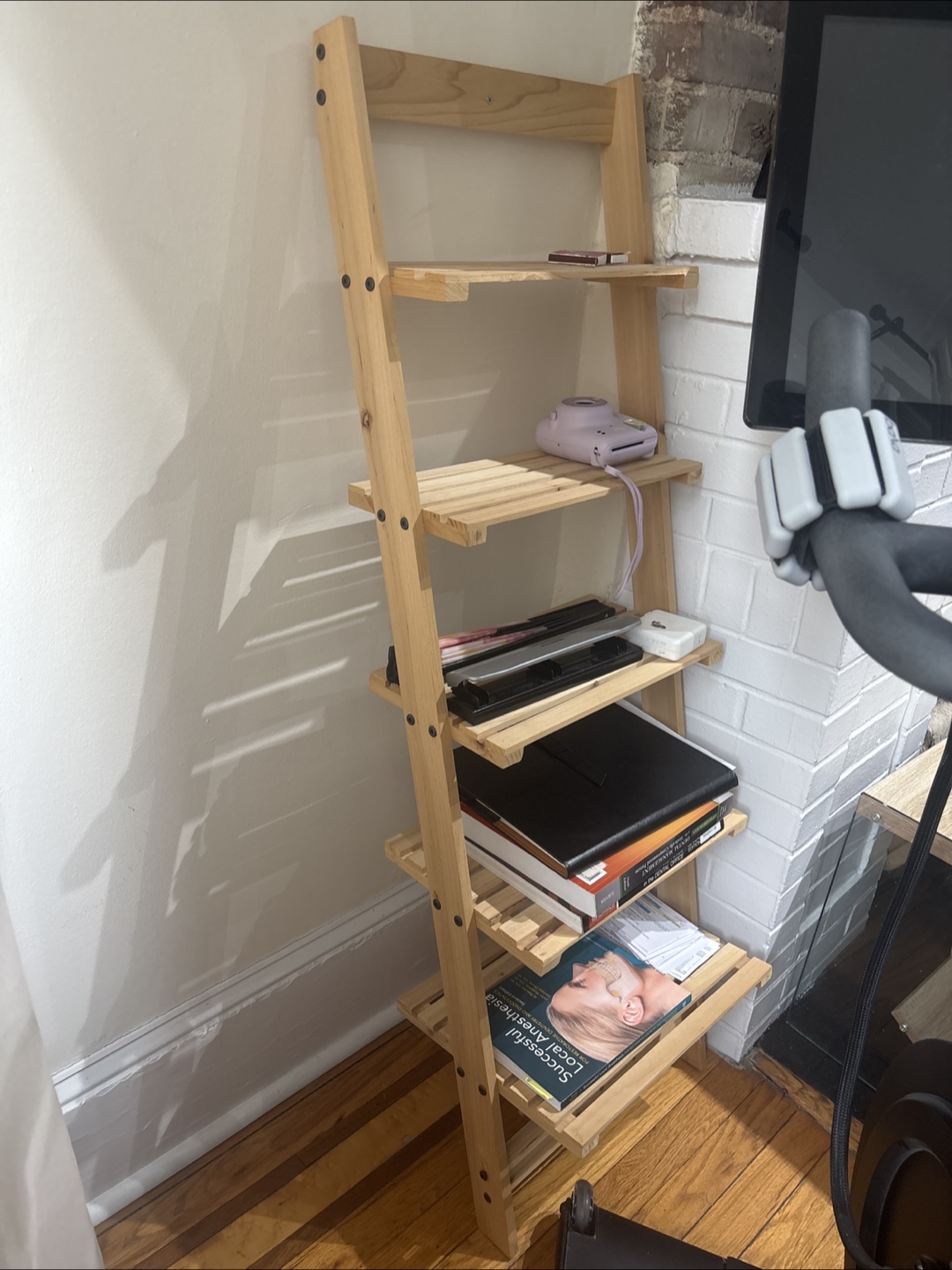 Wooden Leaning Ladder Bookshelf