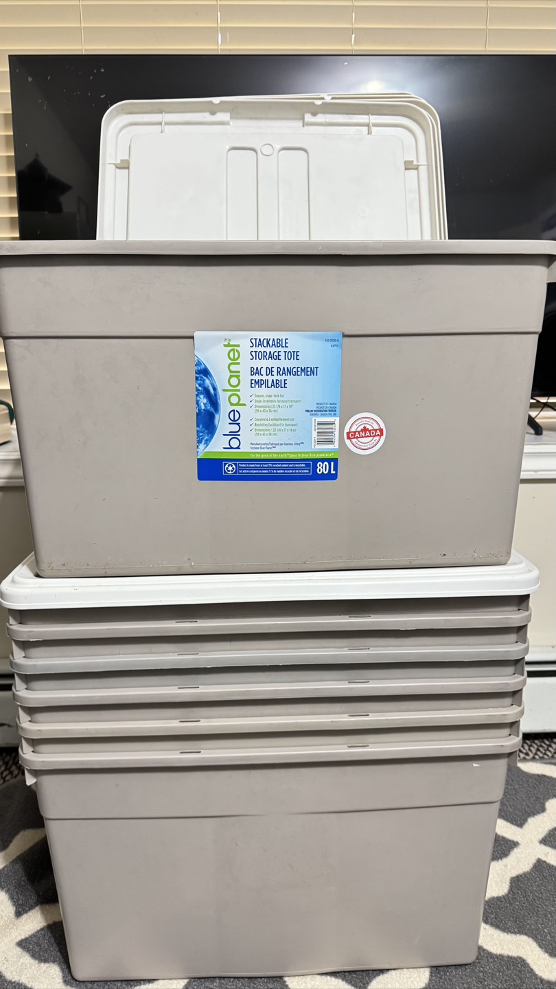 7pcs Stackable Storage Totes with wheels - 80 L