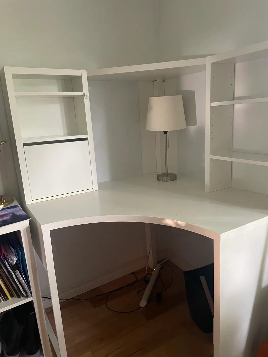 Free Ikea Desk thumbnail