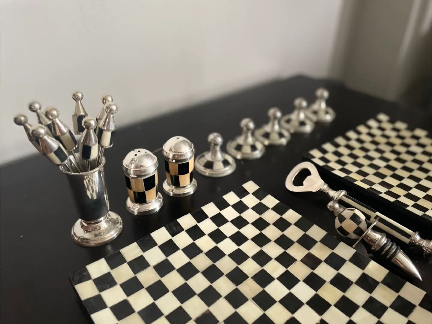 💚 Chessboard Pattern Hors D’Oeuvres Set - Pierre Belvédère thumbnail