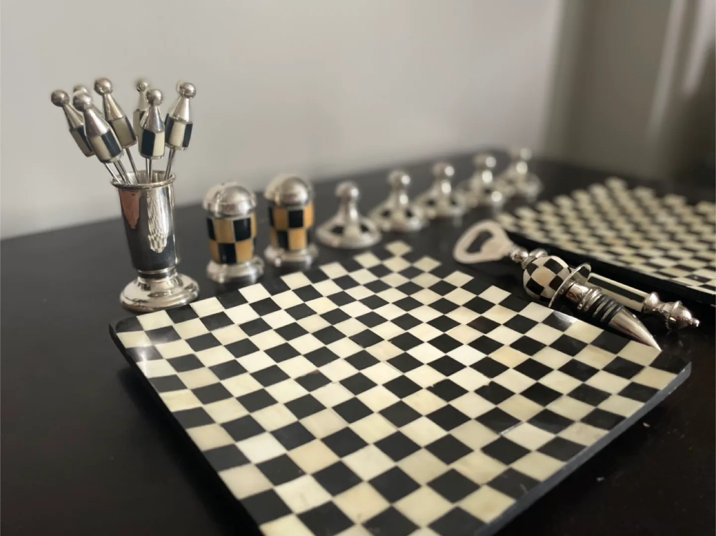 💚 Chessboard Pattern Hors D’Oeuvres Set - Pierre Belvédère image indicator(2)