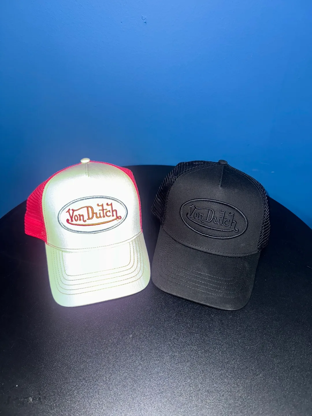 2 Von Dutch Trucker Hats Black & Pink image indicator(2)
