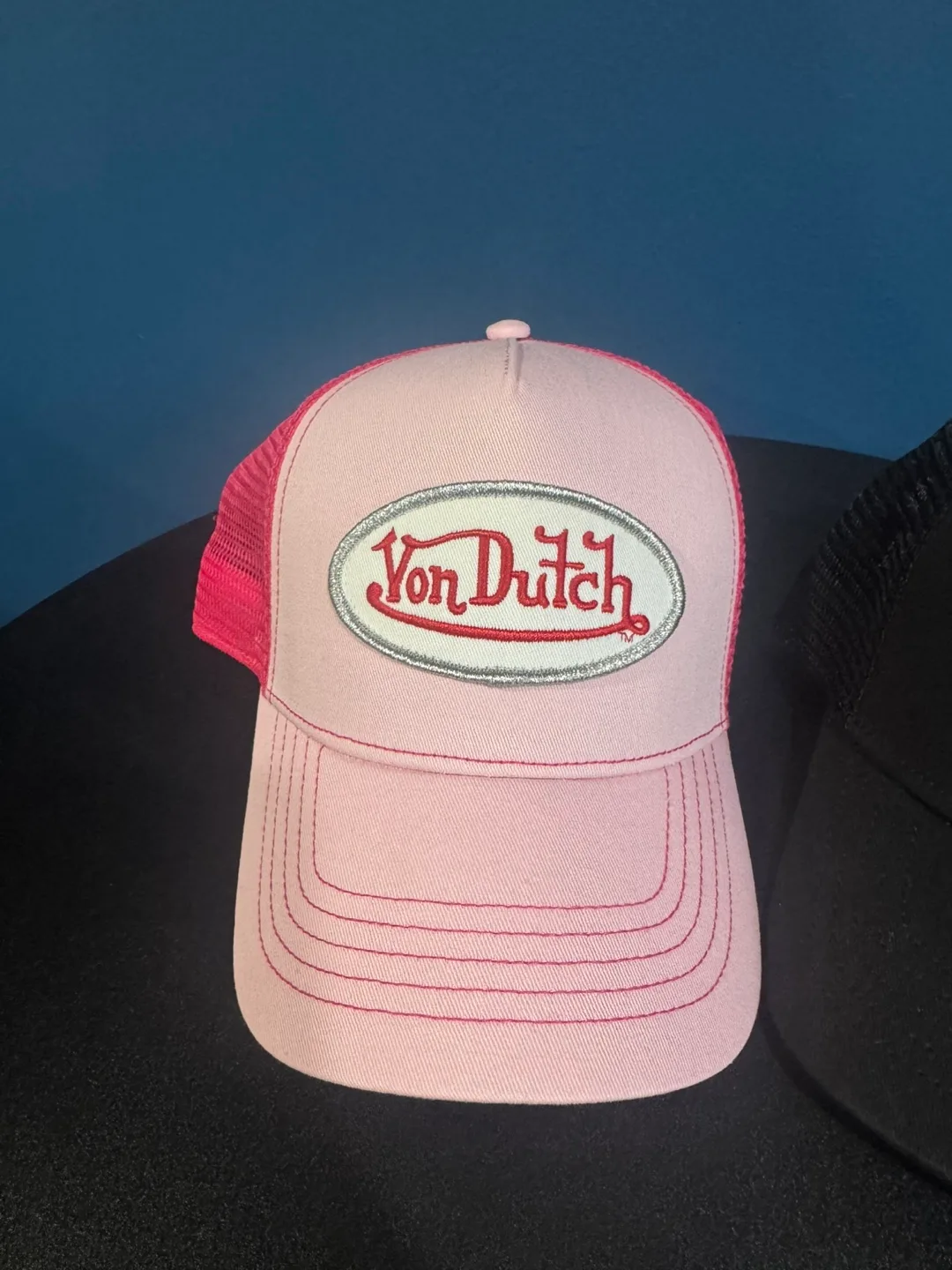 2 Von Dutch Trucker Hats Black & Pink image indicator(3)