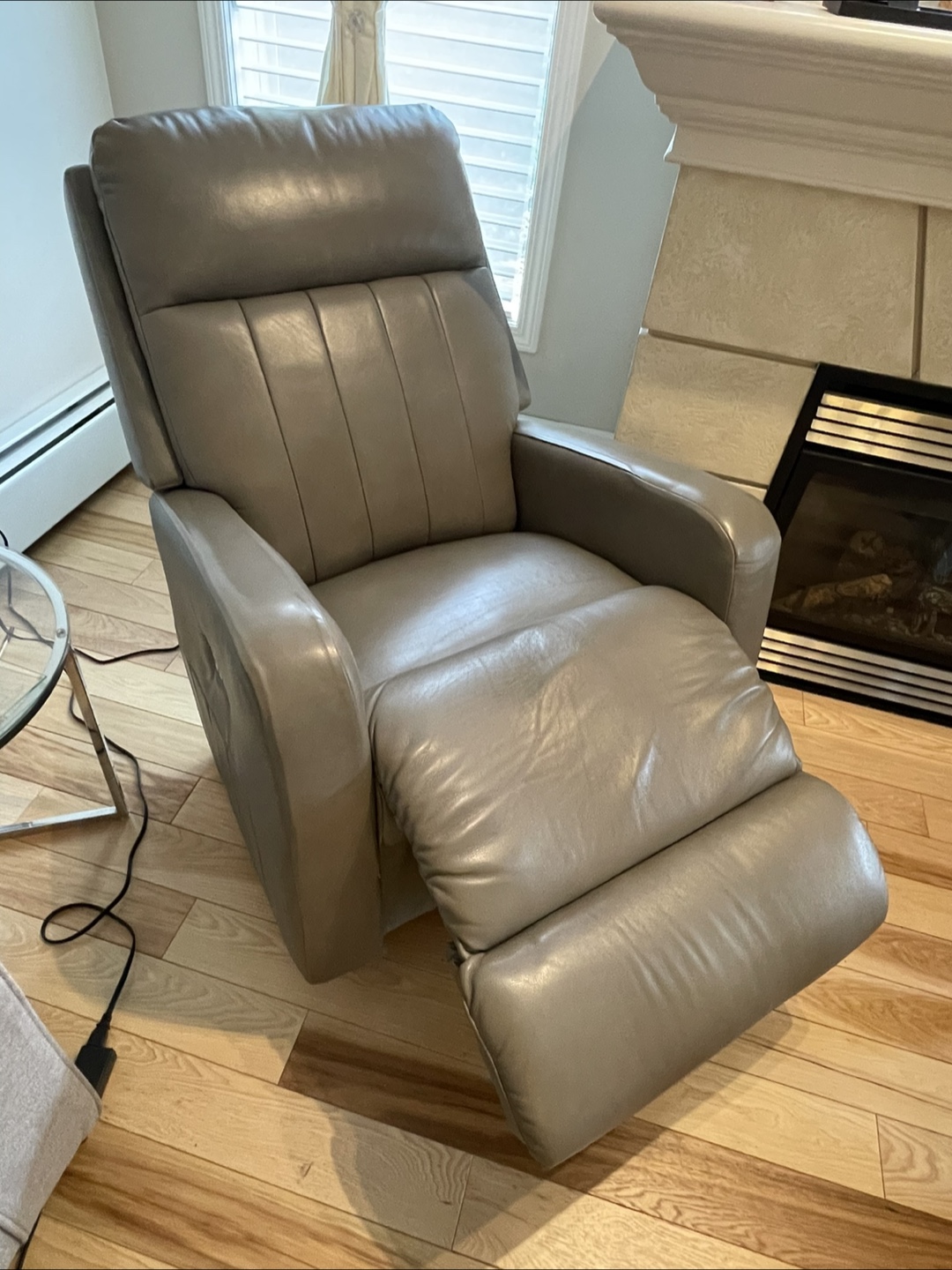 Finley Power Rocking Recliner from Lazy Boy. - photo 3